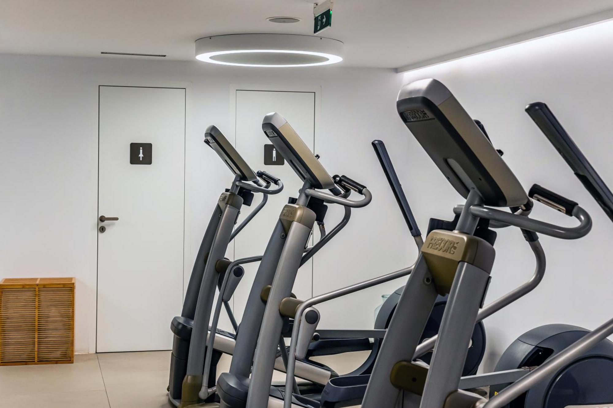 Orama Hotel & Spa Тира Экстерьер фото Elliptical cross trainer