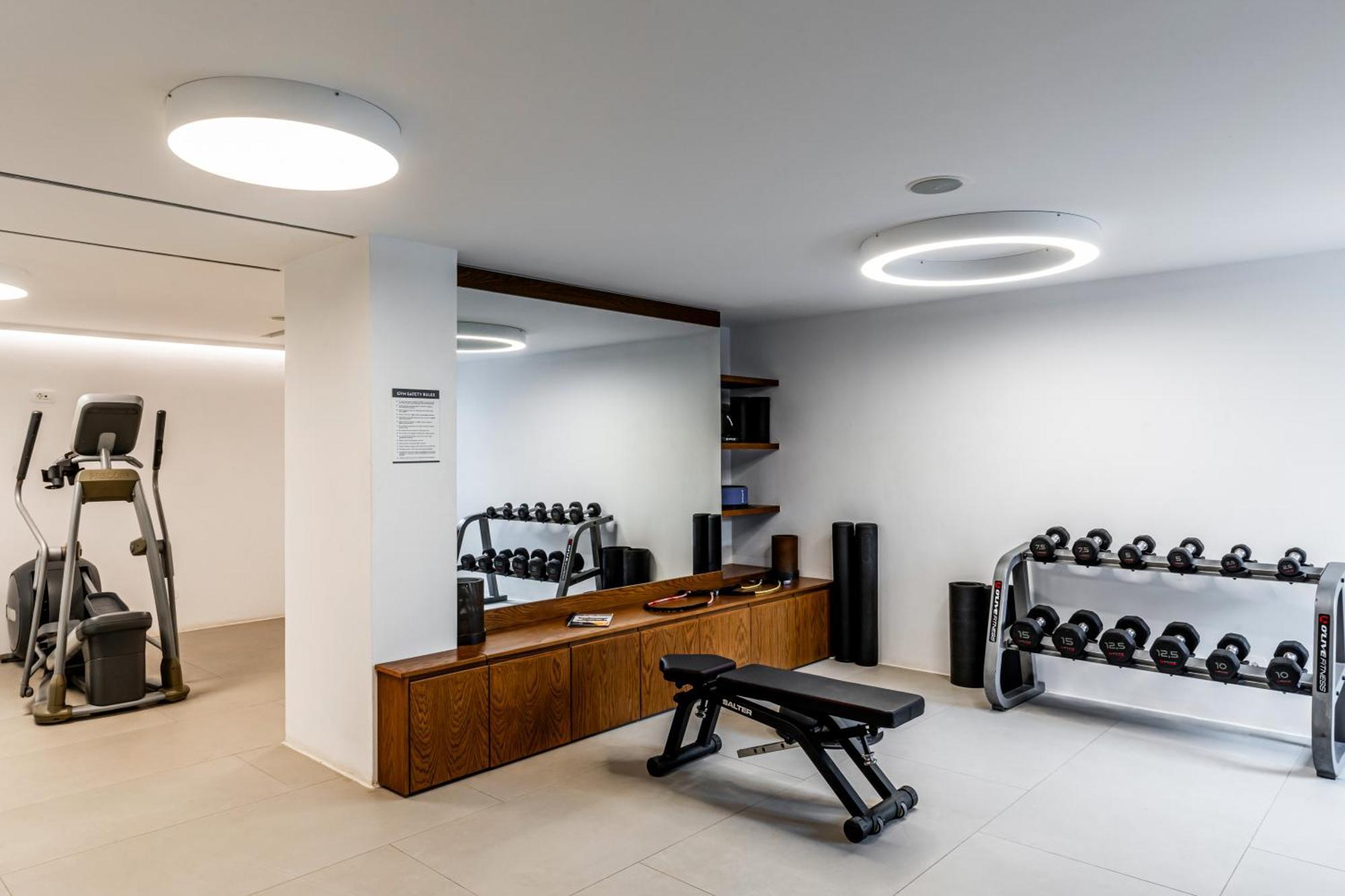 Orama Hotel & Spa Тира Экстерьер фото Gym