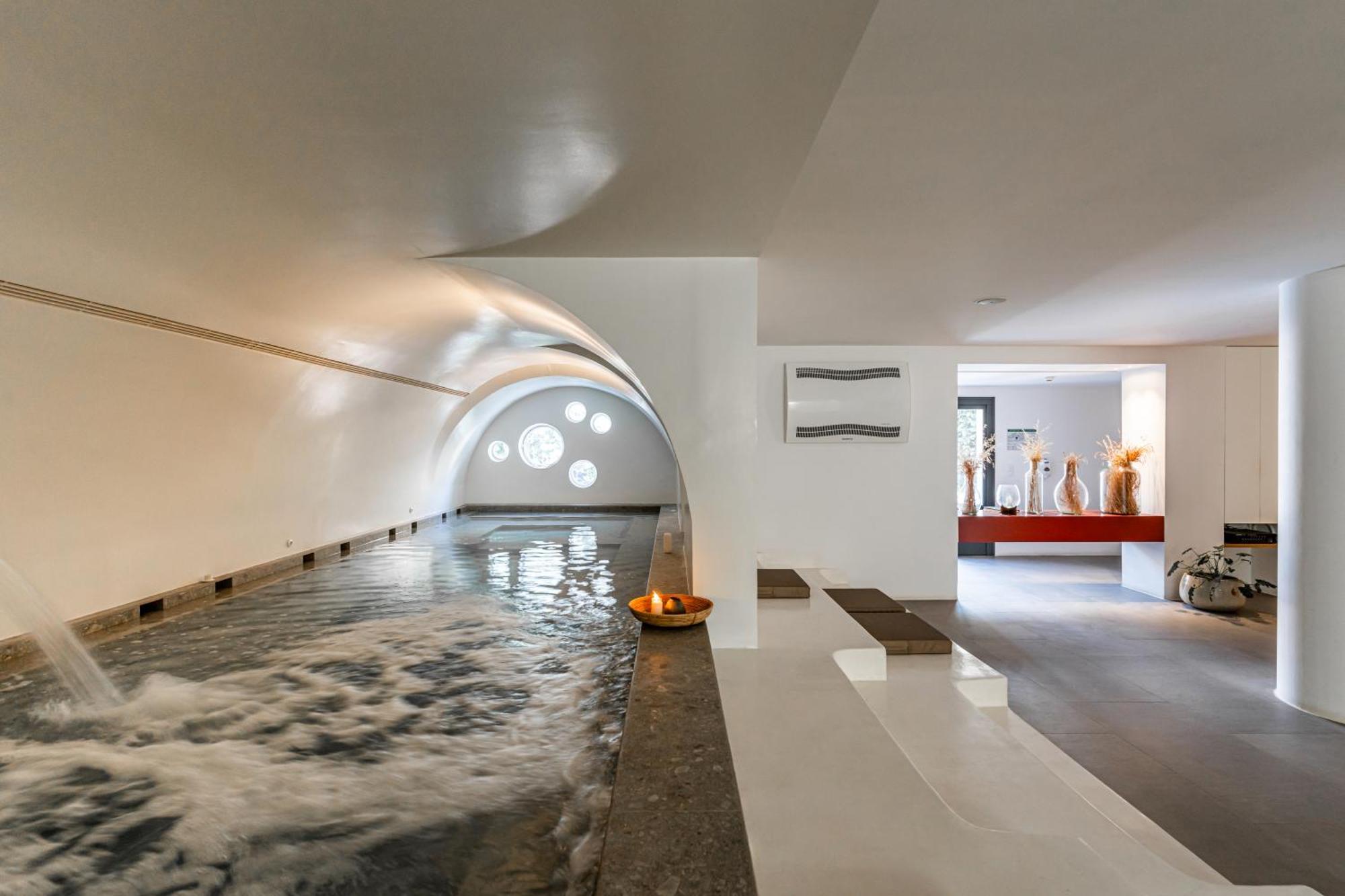 Orama Hotel & Spa Тира Экстерьер фото The spa at the Hotel de la Paix