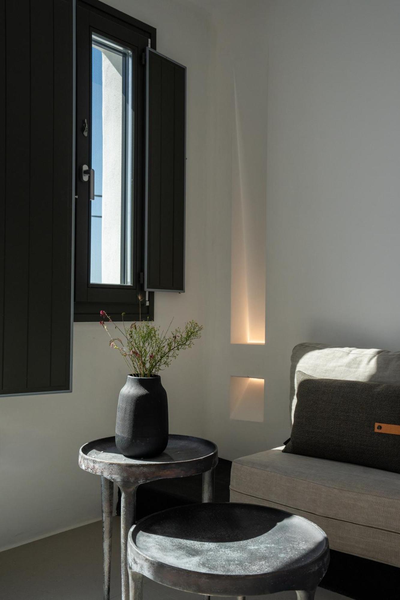 Orama Hotel & Spa Тира Экстерьер фото A room at the hotel
